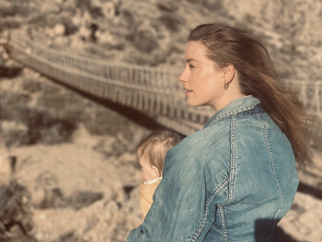 Amber Heard vuelve a la alfombra roja