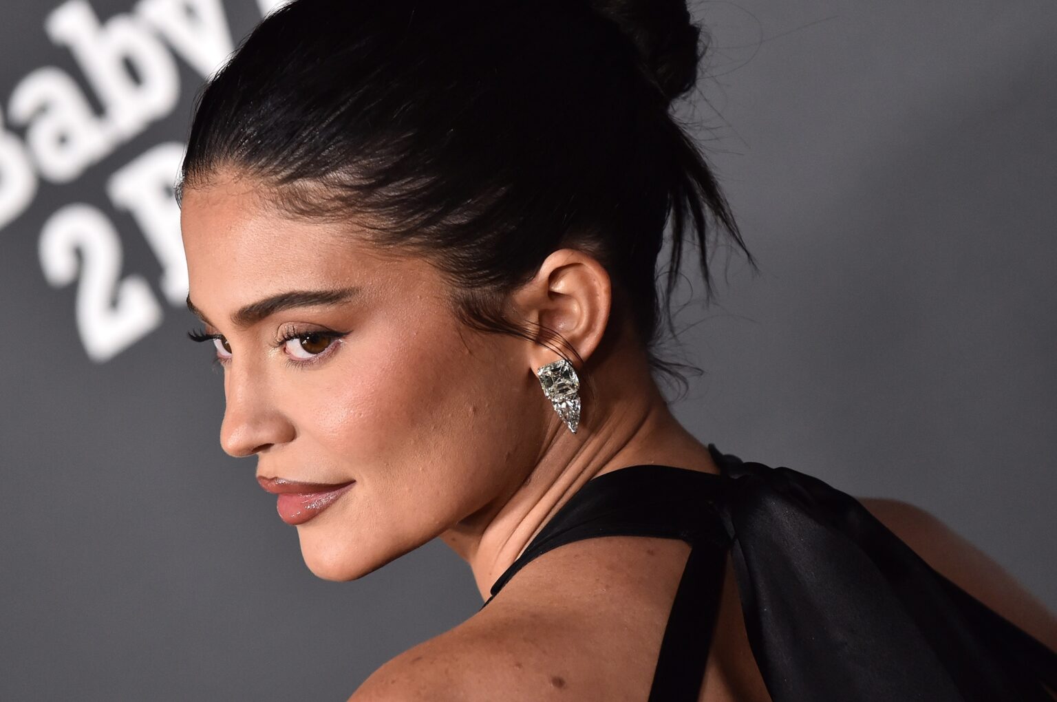 Kylie Jenner por primera vez habla de su relación